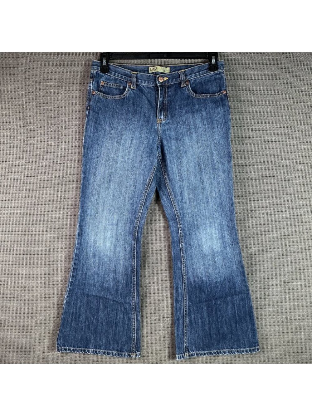 Women's Old Navy Classic Low Rise Flare Leg Jeans size 14 Plus 100% Cotton